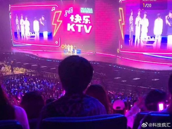 无息外盘配资 张杰为谢娜庆功宴喝酒护嗓破防！17年姐弟恋藏着多少委屈